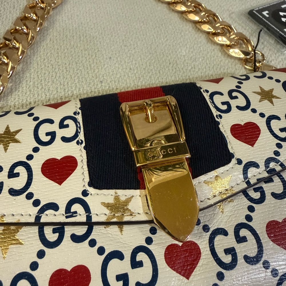 Gucci Limited Edition Leather Sylvie Valentines Day Wallet w/After Market Chain - Picture 5 of 14